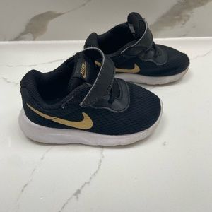 Black Nike - Baby / Toddler shoe 5c